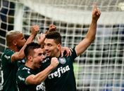 Felipão diz que é fácil trabalhar no Palmeiras e se vê na briga por três títulos