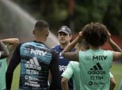 Rogério Ceni conversa com elenco em treino do Flamengo 
