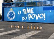 Organizada do Cruzeiro dá apoio a Ceni e leva cachaça como 'prêmio' para elenco