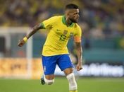 'Ele é um articulador', diz Tite sobre Dani Alves ter mudado de posição