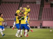 Nos pênaltis, Brasil vence México e está na final