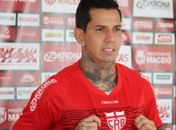 CRB anuncia retorno do zagueiro Victor Ramos
