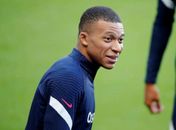 Jogador francês Kylian Mbappe durente treino.