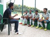 Zé Roberto segue próximo do elenco como diretor e dá 'palestra' à base