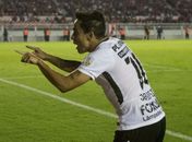 Carille elogia sistema defensivo e jogo “de pé em pé” do Corinthians