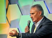 Tite verá Grêmio x Santos e Barcelona x Liverpool