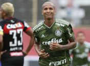 Felipão destaca evolução de Deyverson e vê Dudu como filho