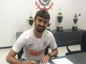 Sporting quer zagueiro do Corinthians e aposta em contrato curto
