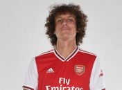 Arsenal adverte David Luiz e outros três jogadores por quebrarem regras de isolamento