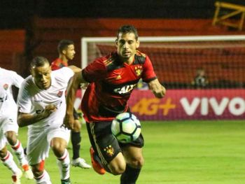 De olha na Copa do Mundo de 2018, Diego Souza pode reforçar o Palmeiras ainda nesta temporada Foto: Williams Aguiar/Sport Club do Recife