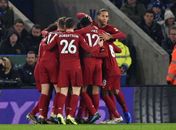 Liverpool goleia Leicester fora de casa e dispara no Inglês