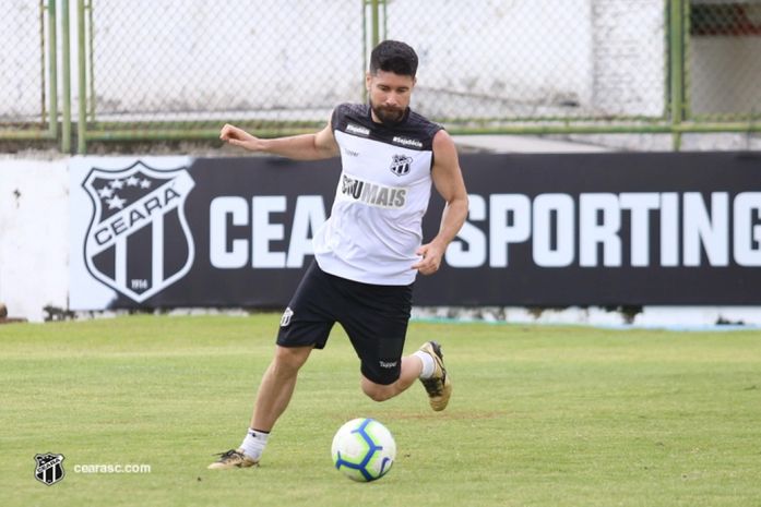 Ricardinho ainda não treinou nesta semana com todo o elenco do Ceará e é dúvida para o próximo jogo