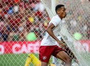 João Pedro marca 1º gol e comemora: 'Importante, ainda mais contra o Fla'