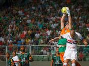 João Ricardo completa 200 jogos pelo América-MG no dia do aniversário
