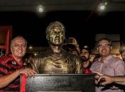 Flamengo presta homenagens a ídolo e inaugura busto na Gávea