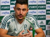 Willian rejeita rótulo de reserva: Me sinto titular