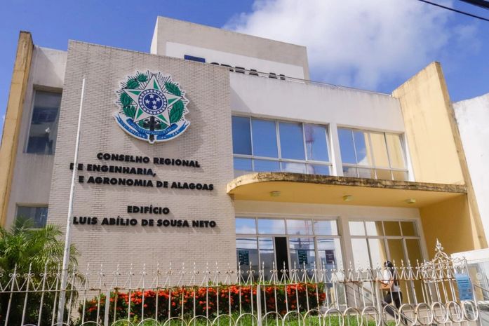 Júlio Cezar e CREA assinam acordos de cooperação técnica pioneiros em Alagoas