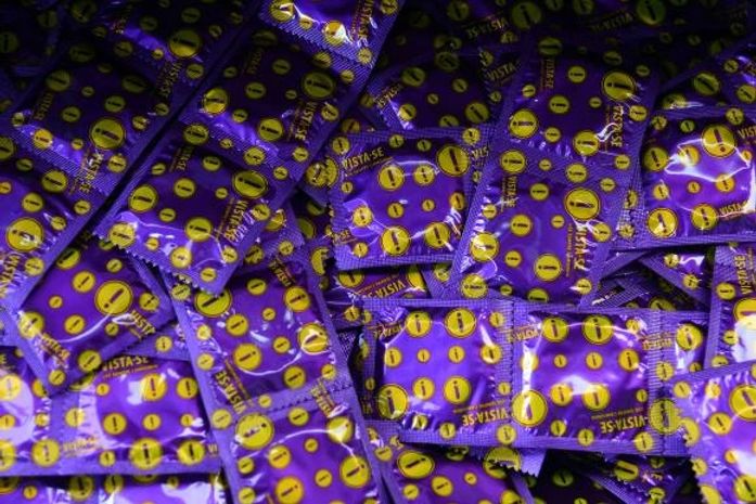 Governo lança concurso para selecionar nova embalagem de camisinha masculina