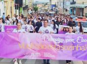 Caminhada pelas ruas de Palmeira marca lançamento da campanha alusiva ao Agosto Lilás