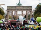 Manifestantes em mais de 150 países defendem o meio ambiente