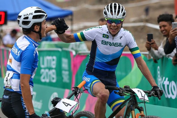 Brasileira conquista medalha de bronze no mountain bike