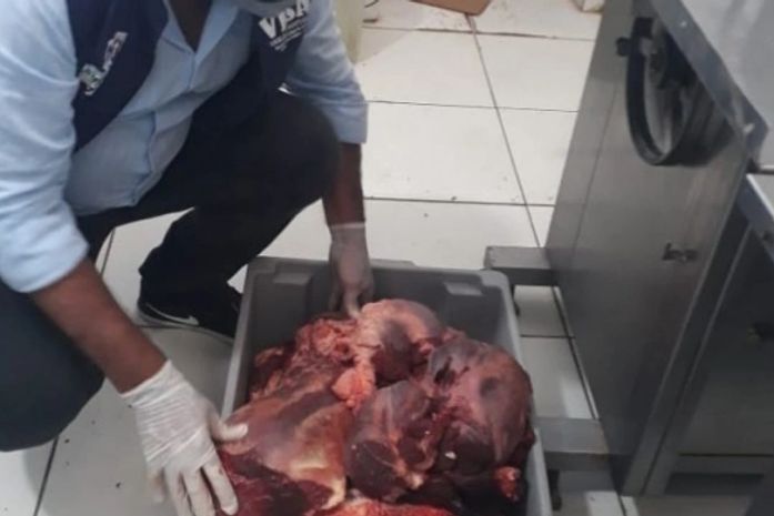 Vigilância Sanitária apreende carne imprópria para consumo
