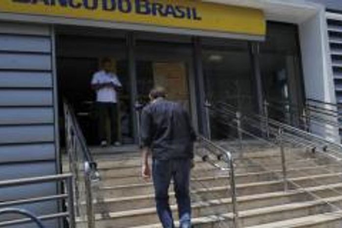 Agências bancárias reabrem até quinta-feira para atendimento ao público