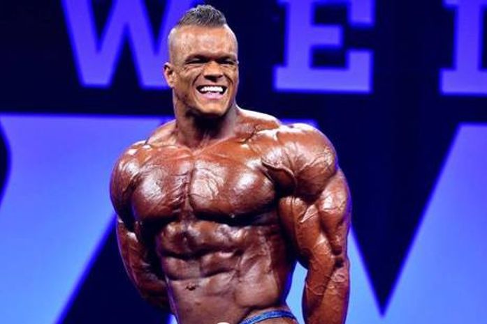 Fisiculturista morre após engasgar com comida