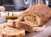 Pão doce com recheio de banana