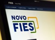 Bolsonaro aprova lei que suspende pagamento do Fies na pandemia