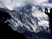 Alpinista britânico morre ao escalar o Monte Everest