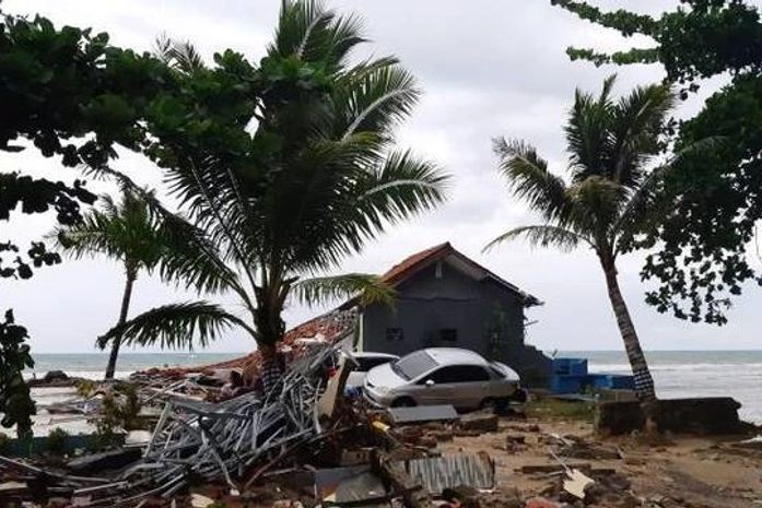 Número de mortos por tsunami na Indonésia chega a 222