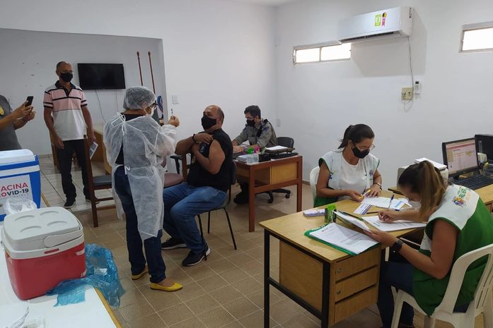 Profissionais das Forças de segurança estão sendo vacinados em Palmeira dos Índios