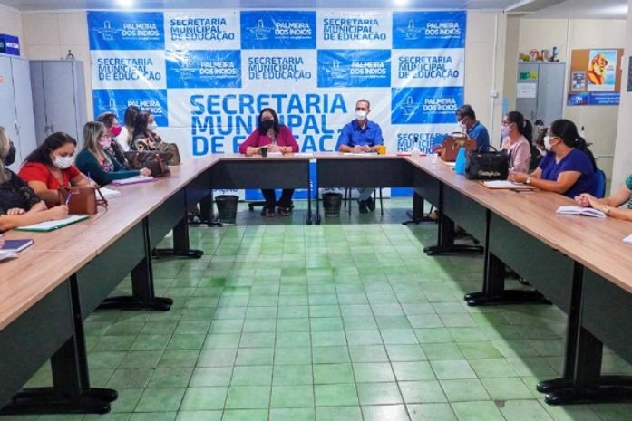 Semede se reúne com diretores escolares para planejamento e retorno às aulas