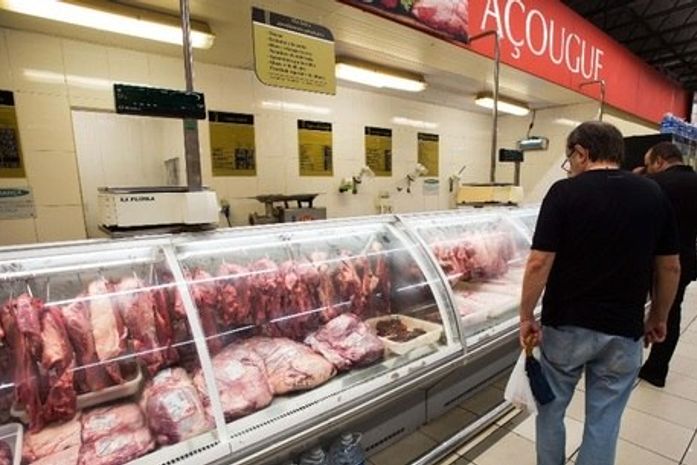 Bolsonaro diz que País "vai quebrar" se não vender carne "ao mundo"