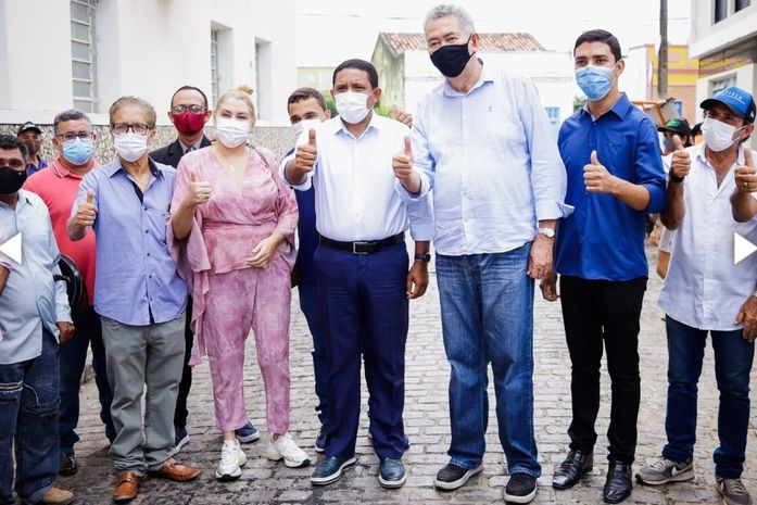 Prefeito Júlio Cezar e deputado Paulão entregam carro 0Km para Conselho Tutelar de Palmeira
