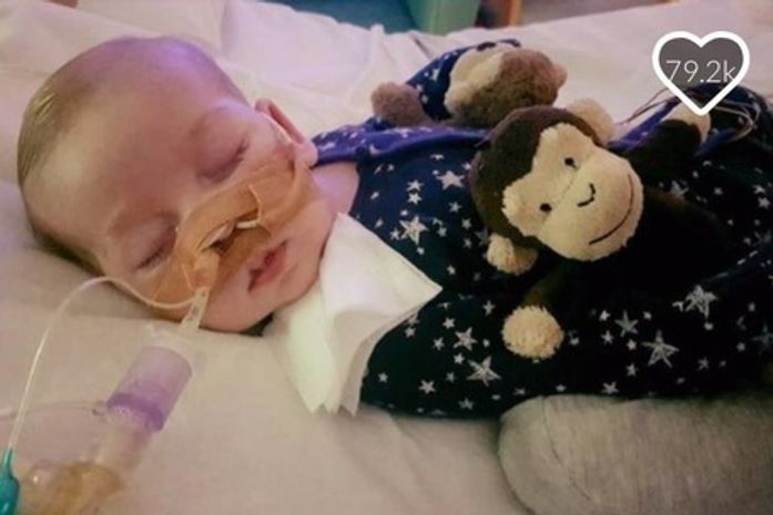 Morre bebê Charlie Gard que comoveu o Reino Unido