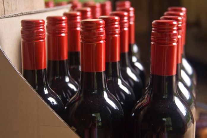 Consumidor troca supermercado por internet na compra do vinho