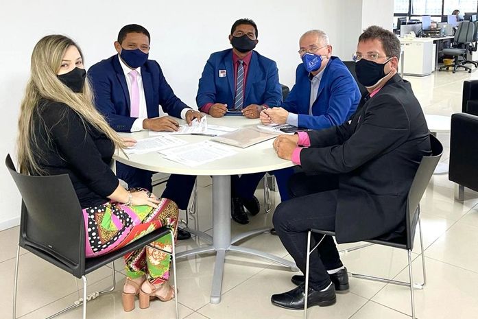 Prefeito Júlio Cezar solicita ao Ministério da Saúde novos serviços para a UPA de Palmeira