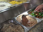 Arroz e feijão são os alimentos mais desperdiçados no Brasil