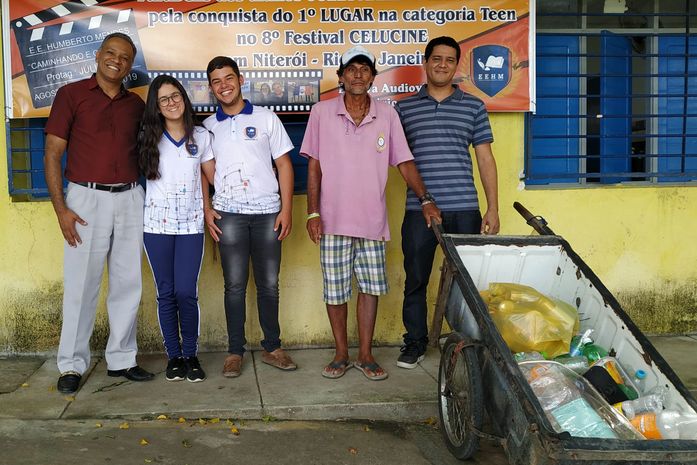 ALUNOS DA ESCOLA ESTADUAL HUMBERTO LEVAM O PRIMEIRO LUGAR NO FESTIVAL DE CINEMA EM NITERÓI, RIO DE JANEIRO.