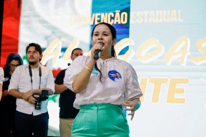 Estou pronta para ser a voz da mulher palmeirense e alagoana, diz Karla Cavalcante em sua convenção