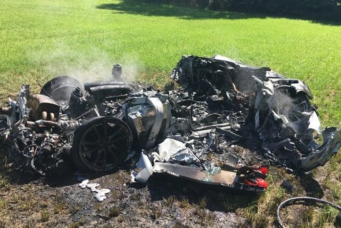 Britânico destrói Ferrari de R$ 800 mil comprada uma hora antes de acidente