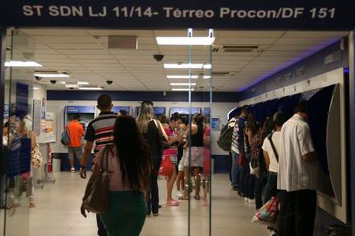 Pessoas a partir de 70 anos podem sacar cotas do PIS/Pasep a partir de hoje