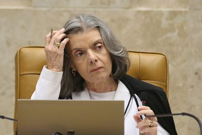 Cármen Lúcia suspende parte do decreto de indulto natalino