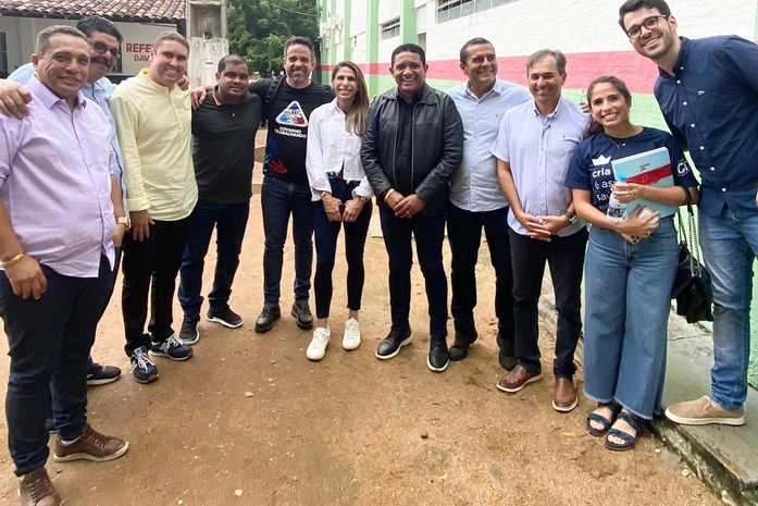 Prefeito e vereadores recepcionam governador em visita relâmpago em Palmeira