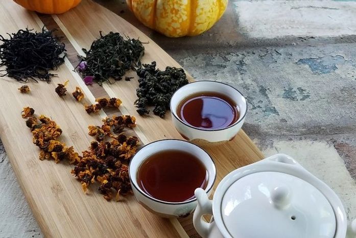 Chá preto emagrece, protege o coração e ajuda a acordar; veja dicas de consumo