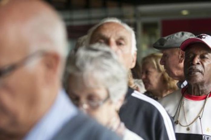 Começa a segunda etapa de pagamento do PIS-Pasep a idosos