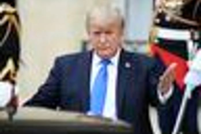 Trump dará seis meses ao Pentágono para implementar proibição a transexuais