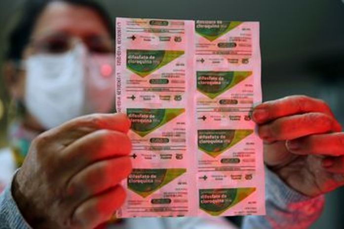 Teste com hidroxicloroquina deve recomeçar após aprovação britânica
